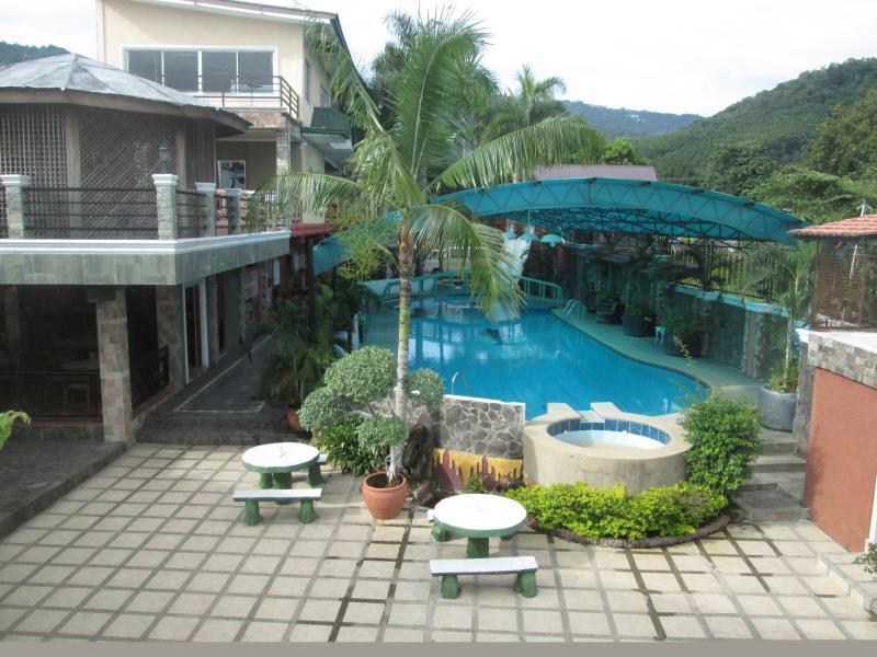 Villa Khristalene Batangas Bagian luar foto